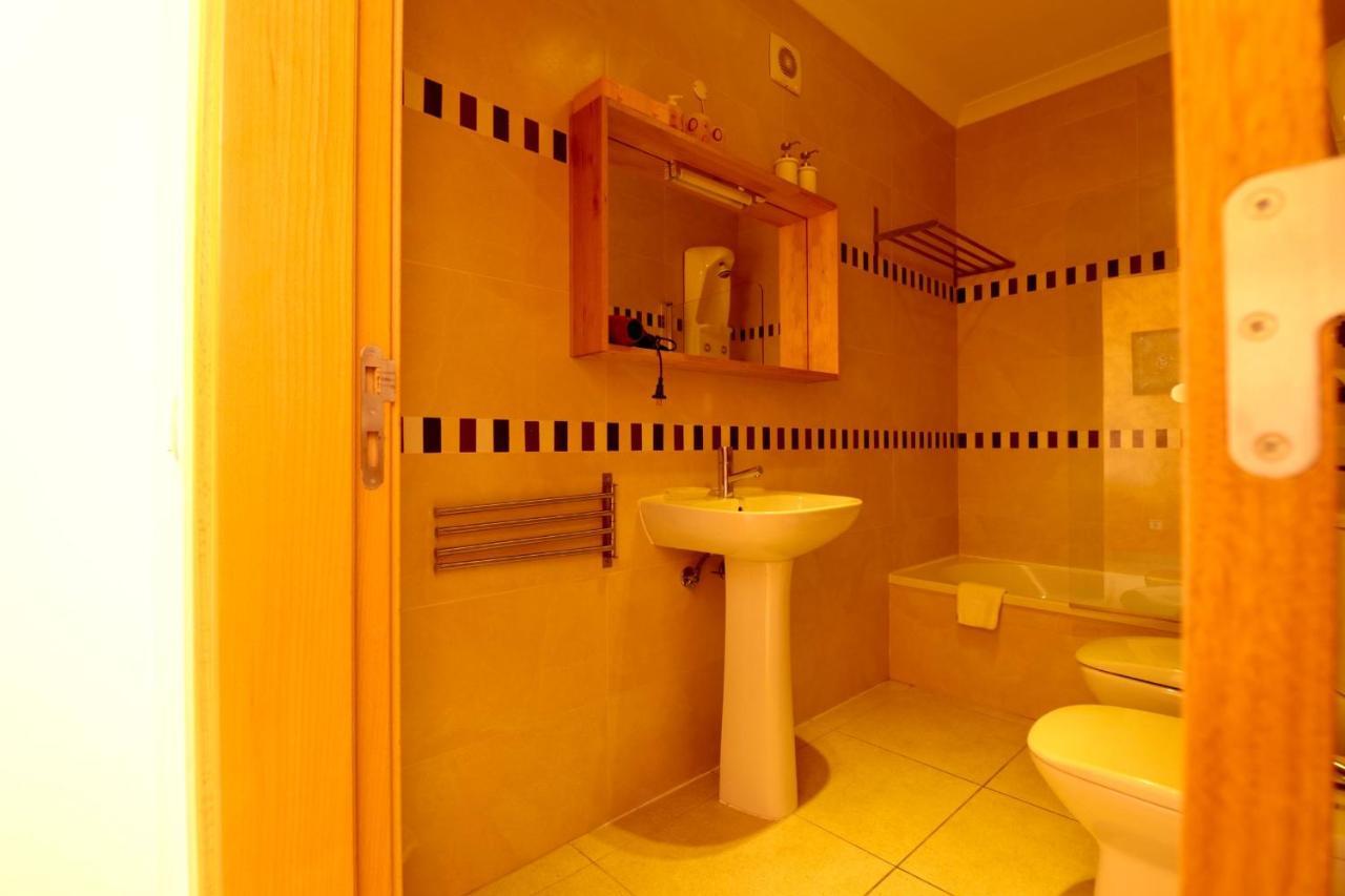 Апартаменти Olhos De Agua 1Br With Pool, Ac And Free Parking Албуфейра Екстер'єр фото